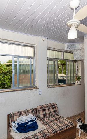 Casa à venda com 100m², 2 quartos e 1 vaga Casa à venda com 100m², 2 quartos e 1 vagaSala