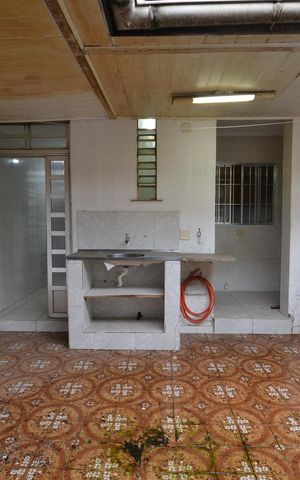 Casa à venda com 156m², 4 quartos e 2 vagasQuintal