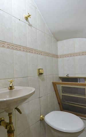 Casa à venda com 156m², 4 quartos e 2 vagasLavabo