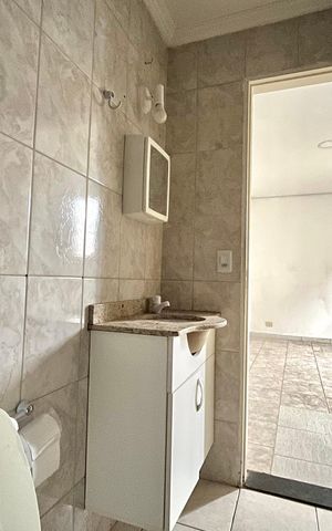 Casa para alugar com 35m², 1 quarto e sem vaga Casa para alugar com 35m², 1 quarto e sem vagaBanheiro da Suíte
