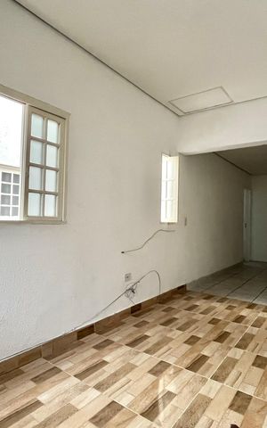 Casa para alugar com 35m², 1 quarto e sem vaga Casa para alugar com 35m², 1 quarto e sem vagaSala