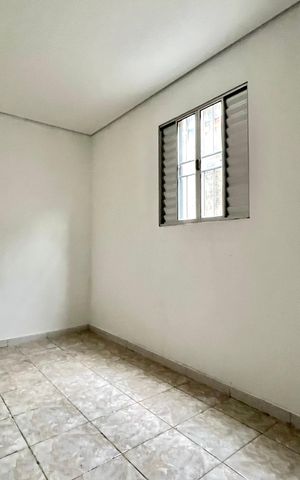 Casa para alugar com 35m², 1 quarto e sem vaga Casa para alugar com 35m², 1 quarto e sem vagaSuite