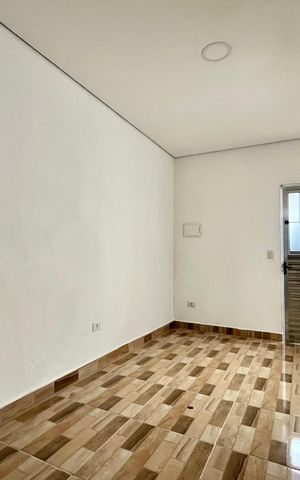Casa para alugar com 35m², 1 quarto e sem vaga Casa para alugar com 35m², 1 quarto e sem vagaSala