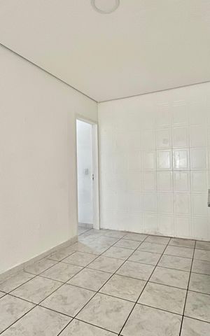 Casa para alugar com 35m², 1 quarto e sem vaga Casa para alugar com 35m², 1 quarto e sem vagaCozinha - Armários