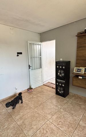 Casa à venda com 223m², 6 quartos e 3 vagas Casa à venda com 223m², 6 quartos e 3 vagasSala