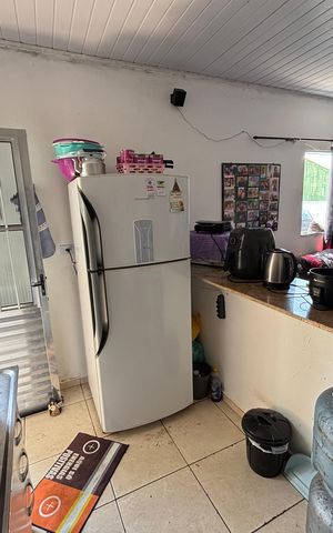 Casa à venda com 223m², 6 quartos e 3 vagas Casa à venda com 223m², 6 quartos e 3 vagasCozinha