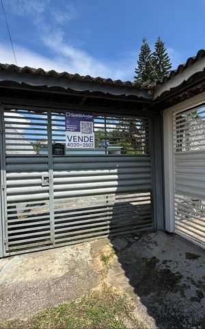 Casa à venda com 223m², 6 quartos e 3 vagas Casa à venda com 223m², 6 quartos e 3 vagasFachada