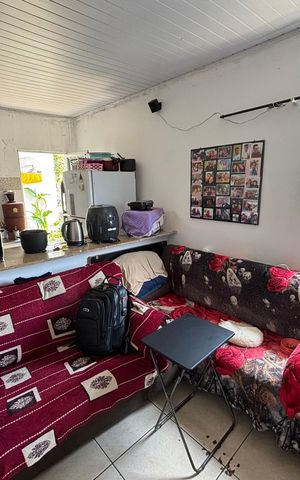 Casa à venda com 223m², 6 quartos e 3 vagas Casa à venda com 223m², 6 quartos e 3 vagasSala