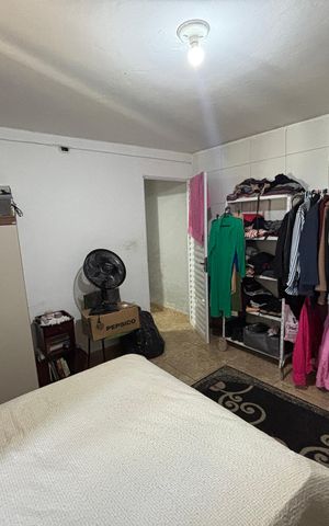 Casa à venda com 223m², 6 quartos e 3 vagas Casa à venda com 223m², 6 quartos e 3 vagasSuite