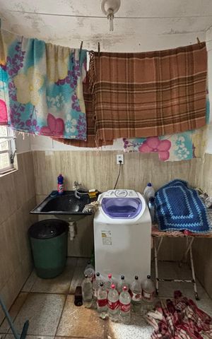 Casa à venda com 223m², 6 quartos e 3 vagas Casa à venda com 223m², 6 quartos e 3 vagasBanheiro