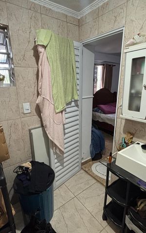 Casa à venda com 223m², 6 quartos e 3 vagas Casa à venda com 223m², 6 quartos e 3 vagasBanheiro suite