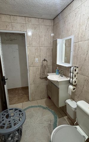 Casa à venda com 223m², 6 quartos e 3 vagas Casa à venda com 223m², 6 quartos e 3 vagasBanheiro