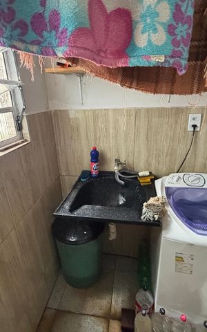 Casa à venda com 223m², 6 quartos e 3 vagas Casa à venda com 223m², 6 quartos e 3 vagasBanheiro