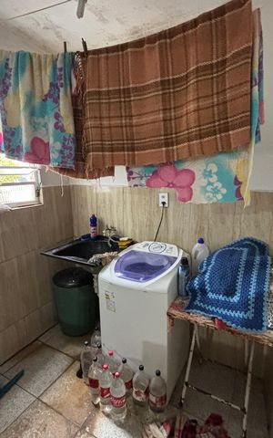 Casa à venda com 223m², 6 quartos e 3 vagas Casa à venda com 223m², 6 quartos e 3 vagasBanheiro