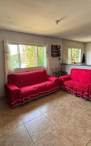 Casa à venda com 223m², 6 quartos e 3 vagas Casa à venda com 223m², 6 quartos e 3 vagasSala