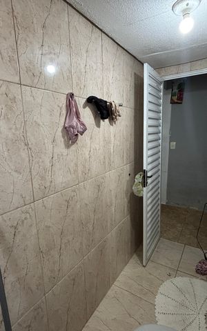 Casa à venda com 223m², 6 quartos e 3 vagas Casa à venda com 223m², 6 quartos e 3 vagasBanheiro