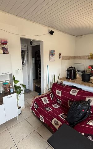 Casa à venda com 223m², 6 quartos e 3 vagas Casa à venda com 223m², 6 quartos e 3 vagasSala