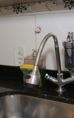 Apartamento à venda com 54m², 2 quartos e 1 vaga Apartamento à venda com 54m², 2 quartos e 1 vagaTorneira da cozinha