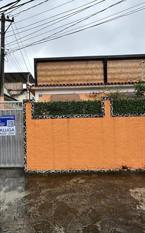 Casa para alugar com 50m², 1 quarto e 1 vagaFachada + placa