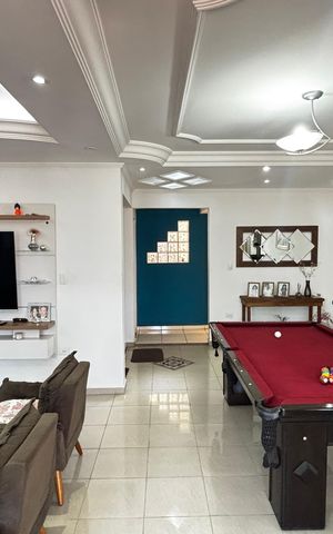 Casa para alugar com 280m², 4 quartos e 5 vagas Casa para alugar com 280m², 4 quartos e 5 vagasSala