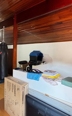 Casa para alugar com 280m², 4 quartos e 5 vagas Casa para alugar com 280m², 4 quartos e 5 vagasSótão