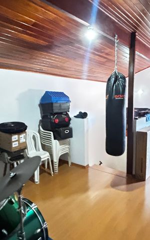 Casa para alugar com 280m², 4 quartos e 5 vagas Casa para alugar com 280m², 4 quartos e 5 vagasSótão