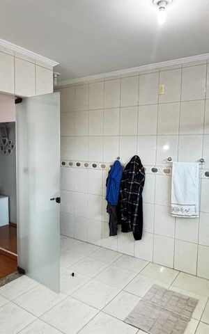 Casa para alugar com 280m², 4 quartos e 5 vagas Casa para alugar com 280m², 4 quartos e 5 vagasBanheiro da Suíte