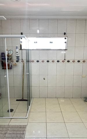Casa para alugar com 280m², 4 quartos e 5 vagas Casa para alugar com 280m², 4 quartos e 5 vagasBanheiro da Suíte