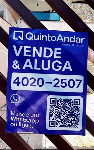 Casa para alugar com 280m², 4 quartos e 5 vagas Casa para alugar com 280m², 4 quartos e 5 vagasFachada