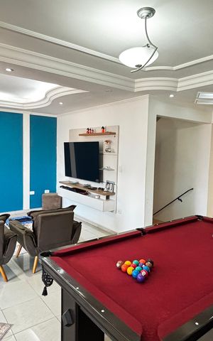 Casa para alugar com 280m², 4 quartos e 5 vagas Casa para alugar com 280m², 4 quartos e 5 vagasSala