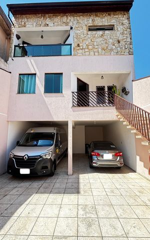 Casa para alugar com 280m², 4 quartos e 5 vagas Casa para alugar com 280m², 4 quartos e 5 vagasGaragem