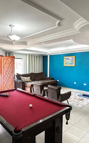 Casa para alugar com 280m², 4 quartos e 5 vagas Casa para alugar com 280m², 4 quartos e 5 vagasSala