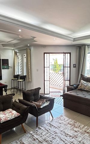 Casa para alugar com 280m², 4 quartos e 5 vagas Casa para alugar com 280m², 4 quartos e 5 vagasSala