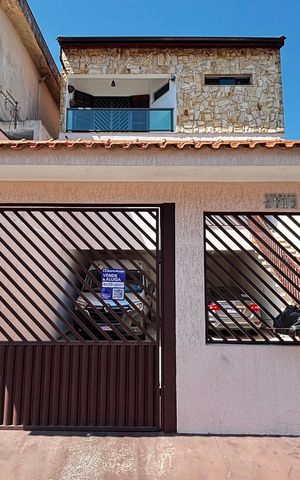Casa para alugar com 280m², 4 quartos e 5 vagas Casa para alugar com 280m², 4 quartos e 5 vagasFachada
