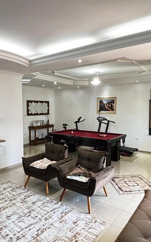 Casa para alugar com 280m², 4 quartos e 5 vagas Casa para alugar com 280m², 4 quartos e 5 vagasSala
