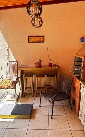 Casa para alugar com 280m², 4 quartos e 5 vagas Casa para alugar com 280m², 4 quartos e 5 vagasQuintal