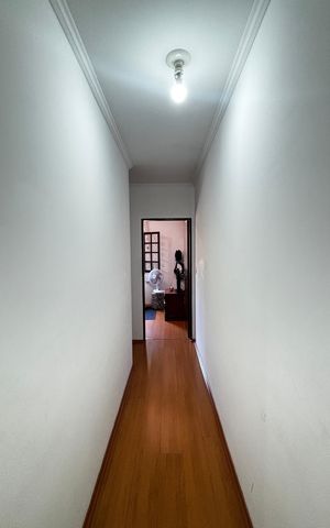 Casa para alugar com 280m², 4 quartos e 5 vagas Casa para alugar com 280m², 4 quartos e 5 vagasCorredor