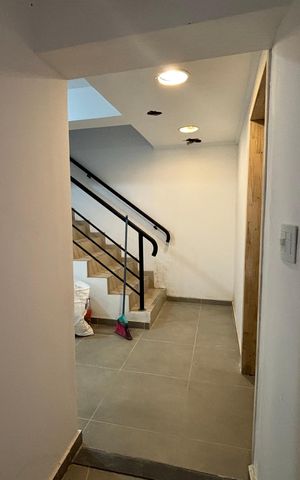 Casa para alugar com 260m², 7 quartos e sem vaga Casa para alugar com 260m², 7 quartos e sem vagaSala