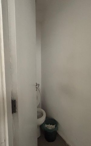 Casa para alugar com 260m², 7 quartos e sem vaga Casa para alugar com 260m², 7 quartos e sem vagaBanheiro/Lavabo