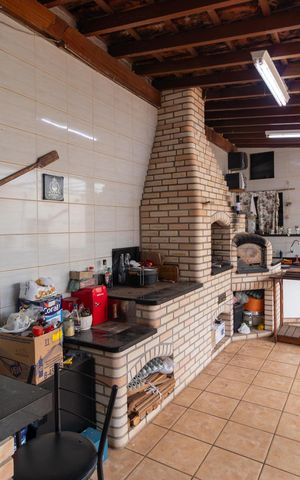 Casa à venda com 270m², 5 quartos e 4 vagas Casa à venda com 270m², 5 quartos e 4 vagasÁrea Gourmet
