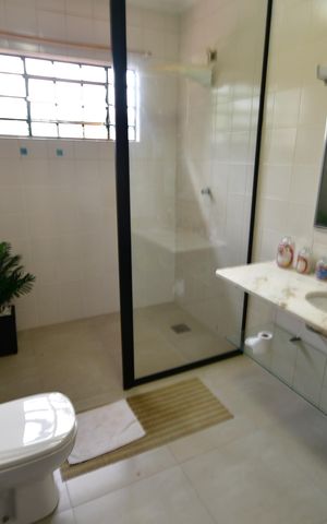 Casa para alugar com 360m², 6 quartos e 3 vagasBanheiro Suíte