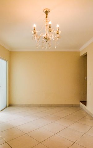 Casa para alugar com 220m², 3 quartos e 2 vagas Casa para alugar com 220m², 3 quartos e 2 vagasSala de Jantar