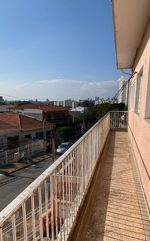 Casa à venda com 370m², 3 quartos e 1 vaga Casa à venda com 370m², 3 quartos e 1 vagaVaranda