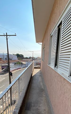Casa à venda com 370m², 3 quartos e 1 vaga Casa à venda com 370m², 3 quartos e 1 vagaVaranda