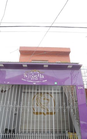 Casa à venda com 130m², 1 quarto e sem vaga Casa à venda com 130m², 1 quarto e sem vagaFachada