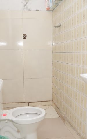 Casa à venda com 130m², 1 quarto e sem vaga Casa à venda com 130m², 1 quarto e sem vagaBanheiro