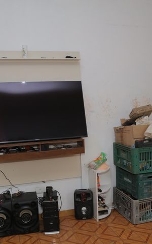 Casa à venda com 130m², 1 quarto e sem vaga Casa à venda com 130m², 1 quarto e sem vagaSala
