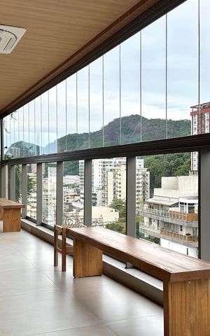 Apartamento à venda com 155m², 3 quartos e 2 vagas Apartamento à venda com 155m², 3 quartos e 2 vagasVaranda