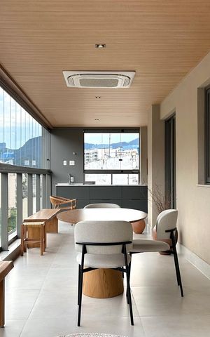 Apartamento à venda com 155m², 3 quartos e 2 vagas Apartamento à venda com 155m², 3 quartos e 2 vagasVaranda