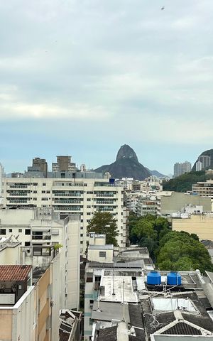 Apartamento à venda com 155m², 3 quartos e 2 vagas Apartamento à venda com 155m², 3 quartos e 2 vagasVista Varanda